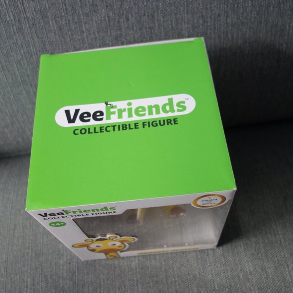 VeeFriends Genuine Giraffe Collectible Figure Made for Macy's - Picture 7 of 7
